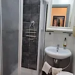 奎吉欧里酒店 3*